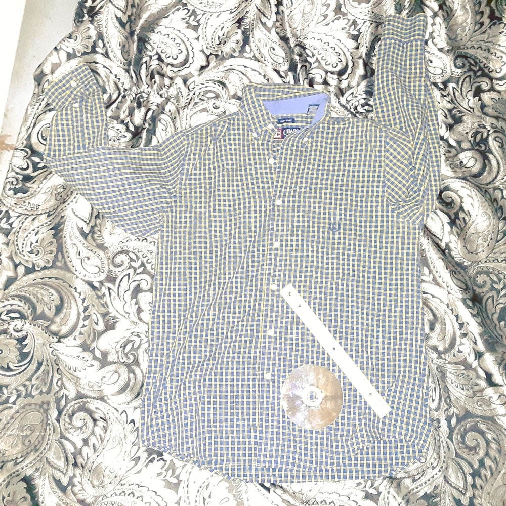 new CHAPS medium mens yellow shirt